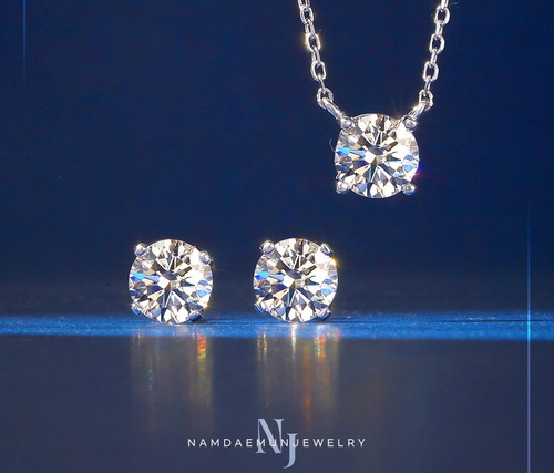 "[Nam-Ju Genuine GRA Certified Excellent Cut] Moissanite Diamond 4-Prong Necklace & Earring Set"