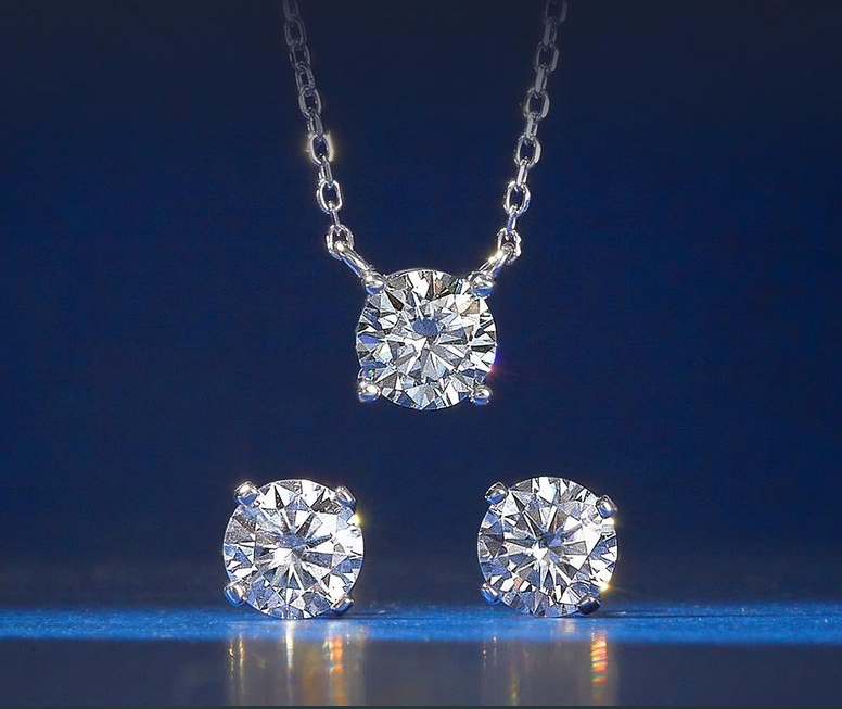 "[Nam-Ju Genuine GRA Certified Excellent Cut] Moissanite Diamond 4-Prong Necklace & Earring Set"